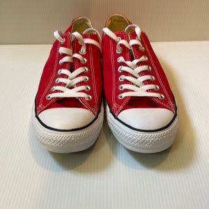 Converse Chuck Taylor All Star Red Men’s Size 10 shoe